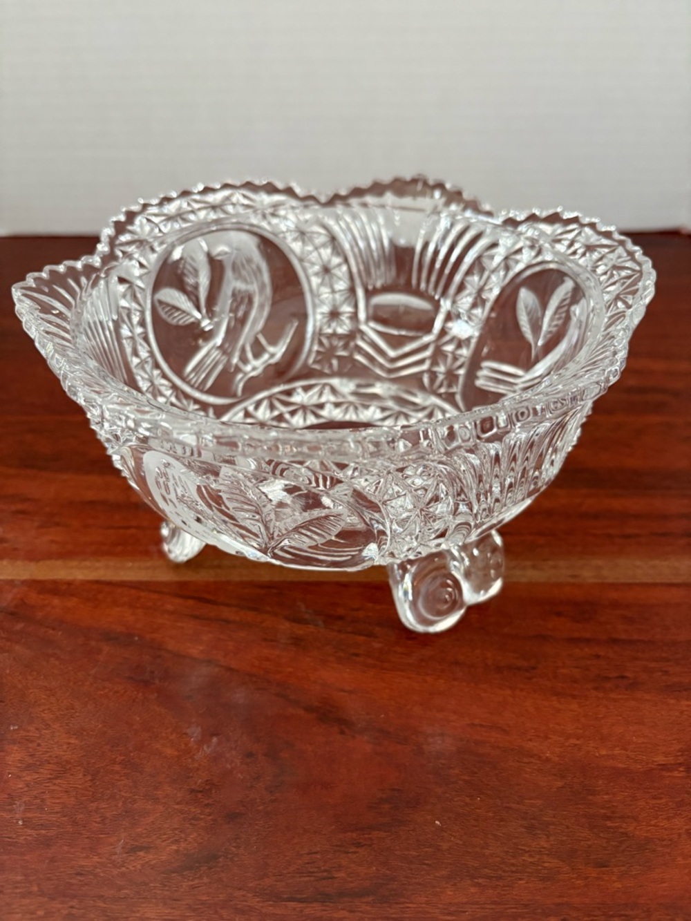 Hofbauer Byrdes Crystal 3-Footed Bowl Scalloped Edge 7 " Diameter Bowl